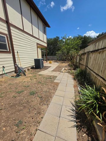 5503 Thunderbird ST B, Lago Vista, TX 78645