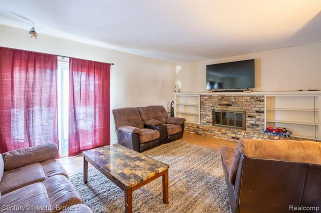 6101 Belsay Road, Grand Blanc, MI 48439