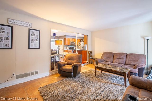 6101 Belsay Road, Grand Blanc, MI 48439