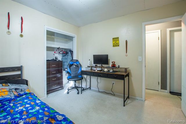 6101 Belsay Road, Grand Blanc, MI 48439