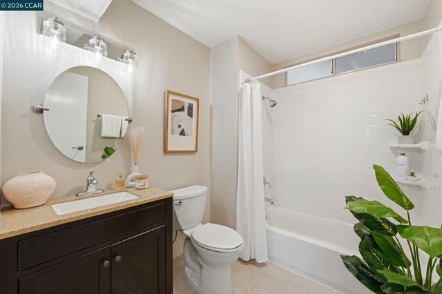 2332 D St, Hayward, CA 94541