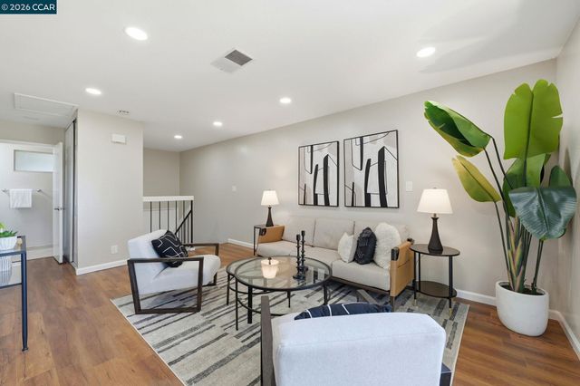 2332 D St, Hayward, CA 94541