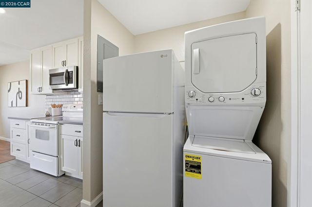 2332 D St, Hayward, CA 94541