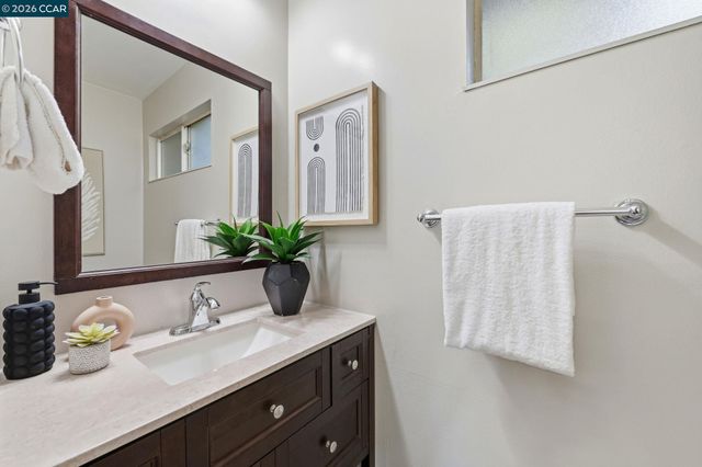 2332 D St, Hayward, CA 94541