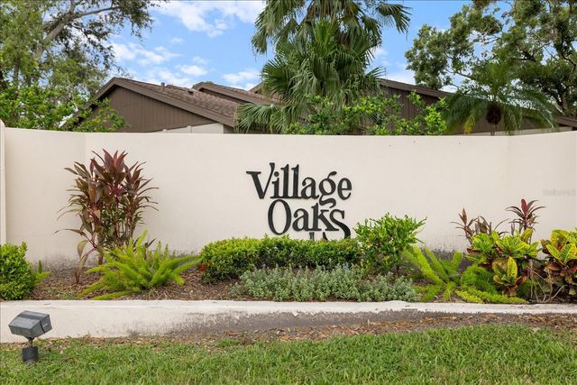 462 OAK HILL CIRCLE 5, Sarasota, FL 34232