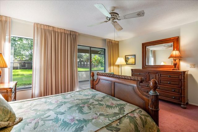462 OAK HILL CIRCLE 5, Sarasota, FL 34232
