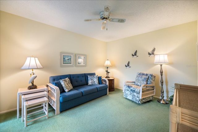 462 OAK HILL CIRCLE 5, Sarasota, FL 34232