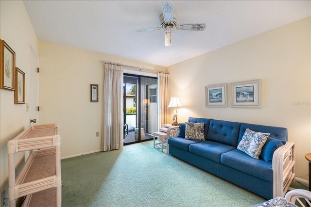 462 OAK HILL CIRCLE 5, Sarasota, FL 34232