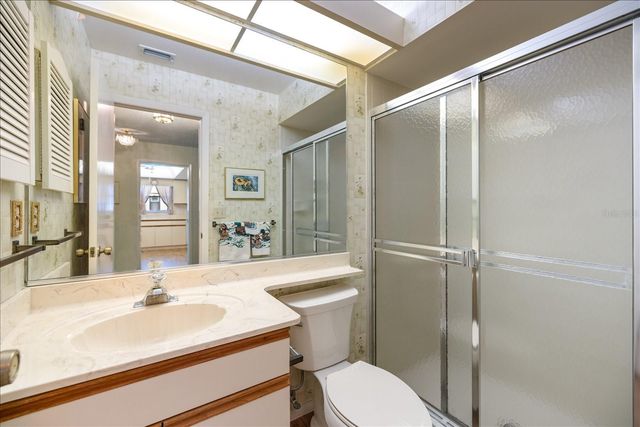 462 OAK HILL CIRCLE 5, Sarasota, FL 34232