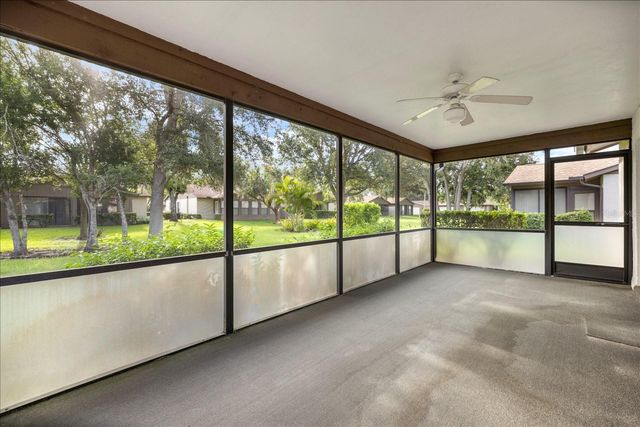 462 OAK HILL CIRCLE 5, Sarasota, FL 34232
