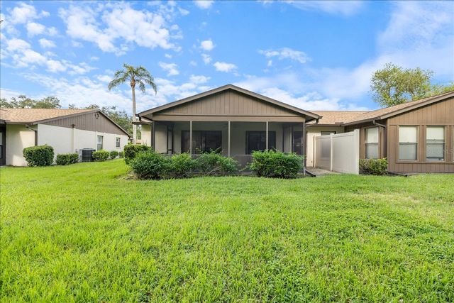 462 OAK HILL CIRCLE 5, Sarasota, FL 34232