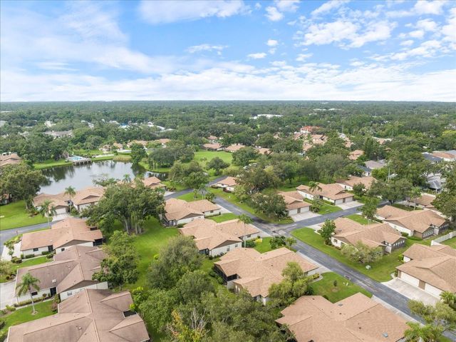 462 OAK HILL CIRCLE 5, Sarasota, FL 34232