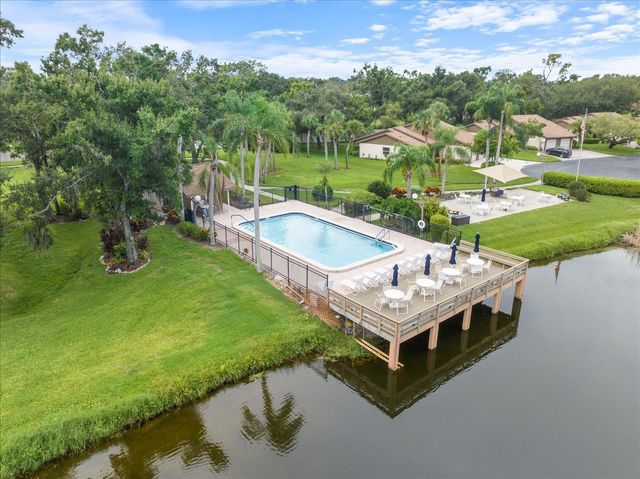 462 OAK HILL CIRCLE 5, Sarasota, FL 34232