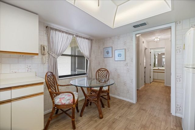 462 OAK HILL CIRCLE 5, Sarasota, FL 34232