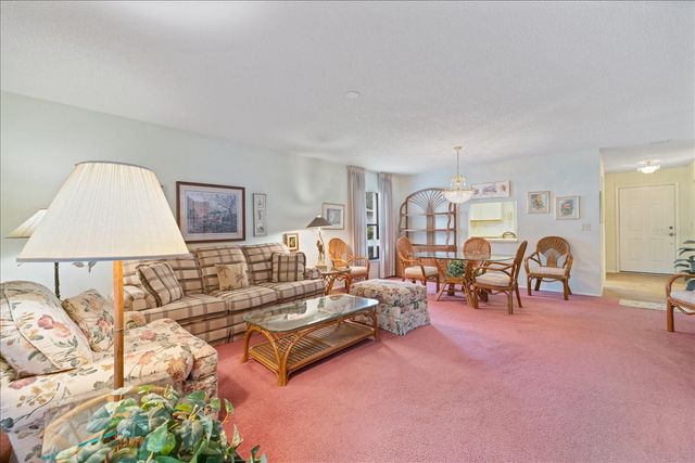 462 OAK HILL CIRCLE 5, Sarasota, FL 34232