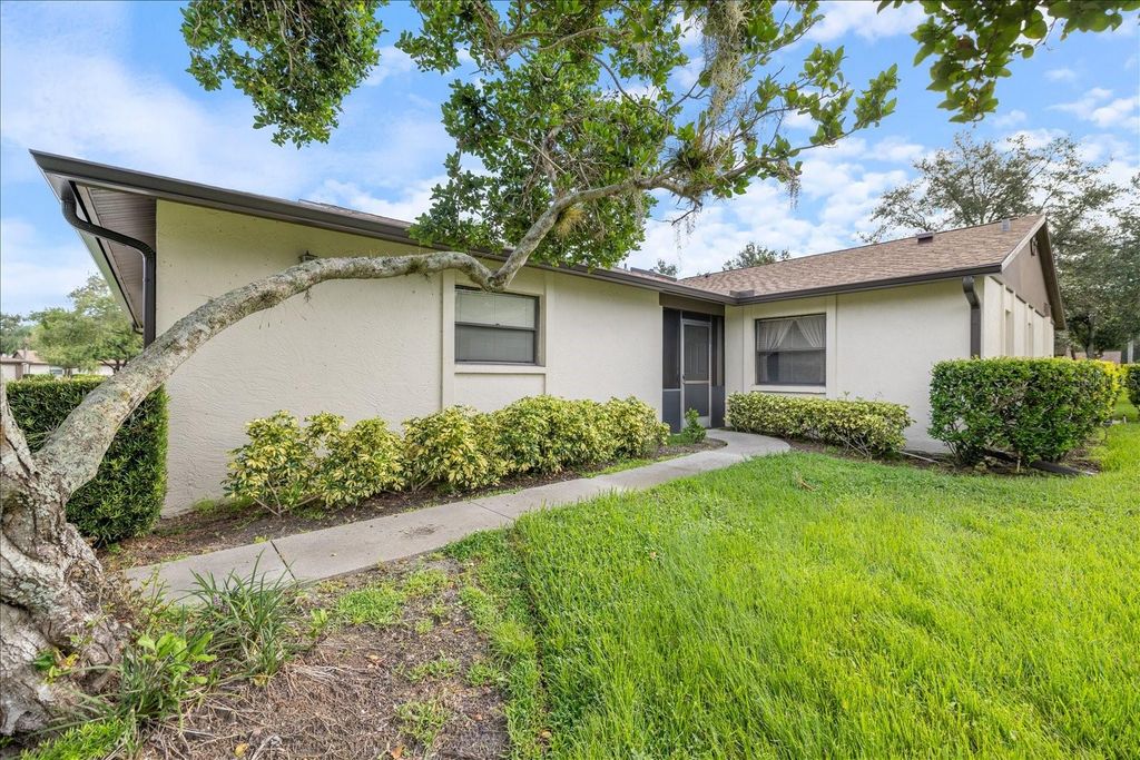 462 OAK HILL CIRCLE 5, Sarasota, FL 34232