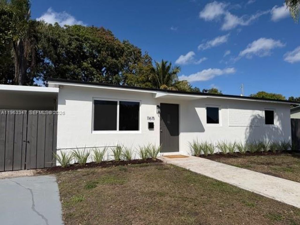 11615 SW 142nd Street, Miami, FL 33176