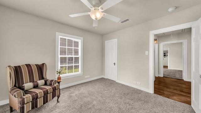 1715 N Oak Avenue, Mineral Wells, TX 76067