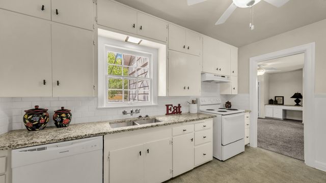 1715 N Oak Avenue, Mineral Wells, TX 76067