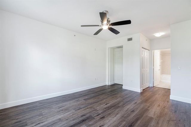 2421 NE 65th Street 309, Fort Lauderdale, FL 33308