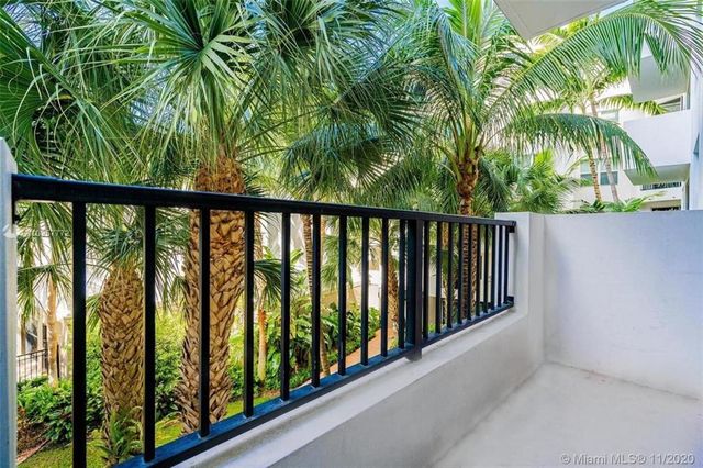 2421 NE 65th Street 309, Fort Lauderdale, FL 33308