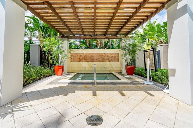 2421 NE 65th Street 309, Fort Lauderdale, FL 33308