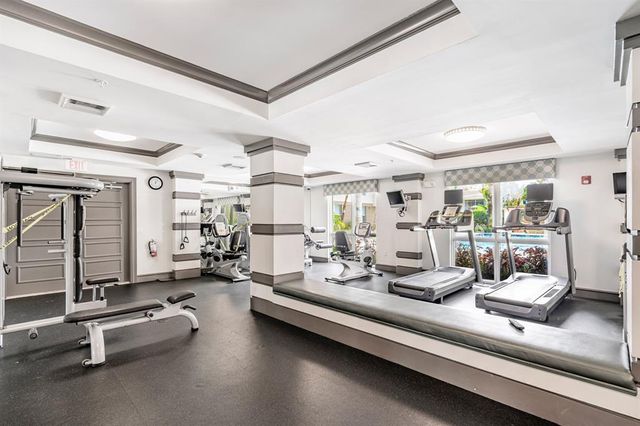 2421 NE 65th Street 309, Fort Lauderdale, FL 33308