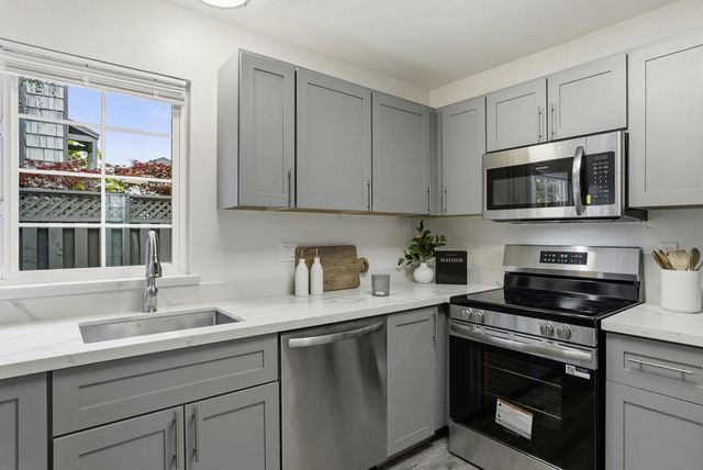 966 Vasco Da Gama Lane, Foster City, CA 94404