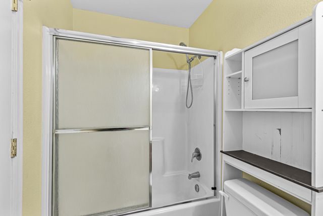 1224 N Modoc Avenue 14, Medford, OR 97504