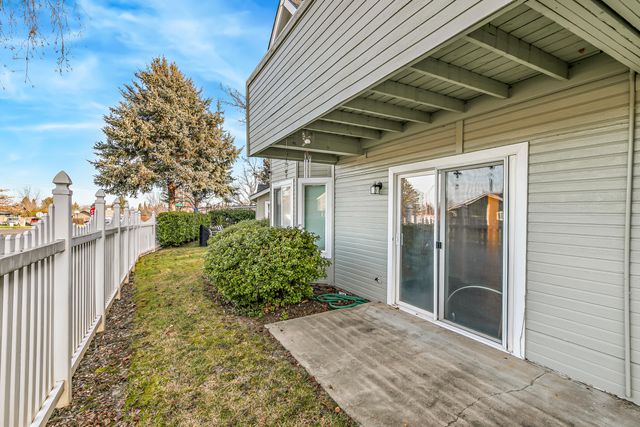 1224 N Modoc Avenue 14, Medford, OR 97504