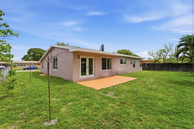 1440 NW 179th Ter, Miami Gardens, FL 33169