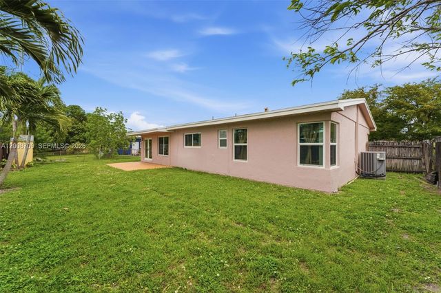 1440 NW 179th Ter, Miami Gardens, FL 33169