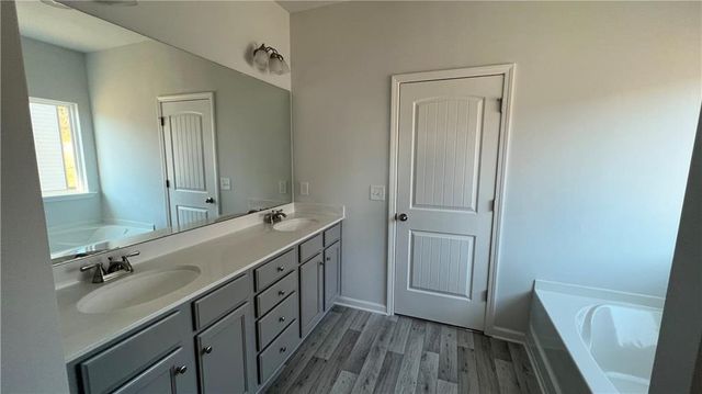 5180 Woodline View Circle, Auburn, GA 30011