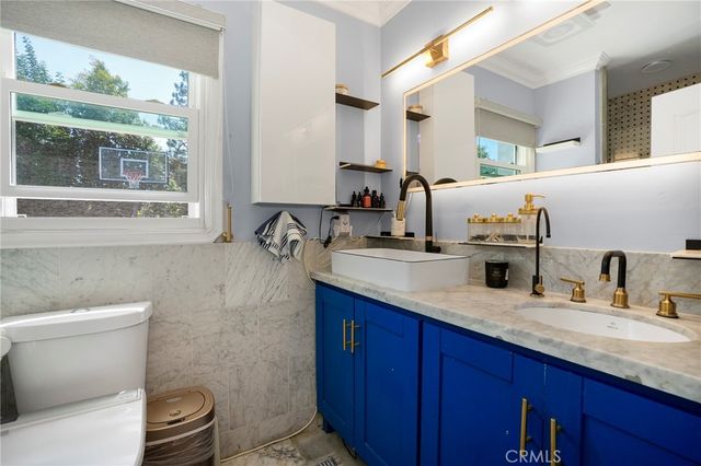 5057 Southridge Avenue, Los Angeles, CA 90043