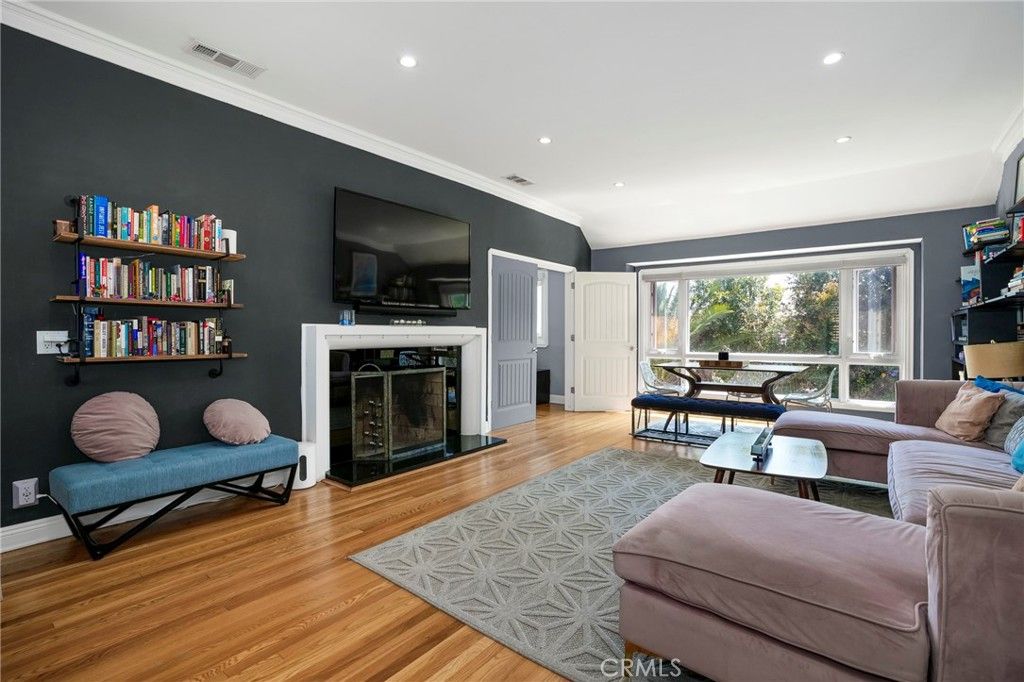 5057 Southridge Avenue, Los Angeles, CA 90043