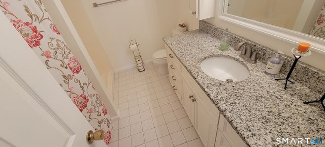 136 Deer Hill Avenue 207, Danbury, CT 06810