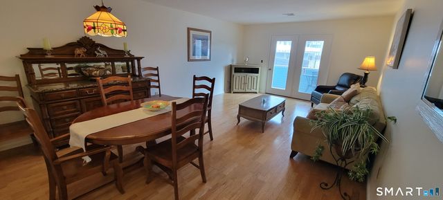 136 Deer Hill Avenue 207, Danbury, CT 06810