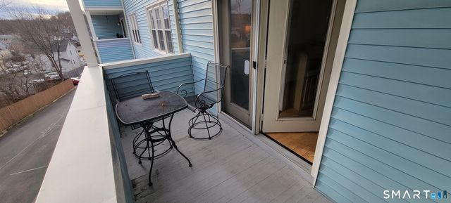 136 Deer Hill Avenue 207, Danbury, CT 06810