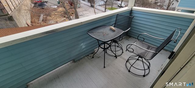 136 Deer Hill Avenue 207, Danbury, CT 06810