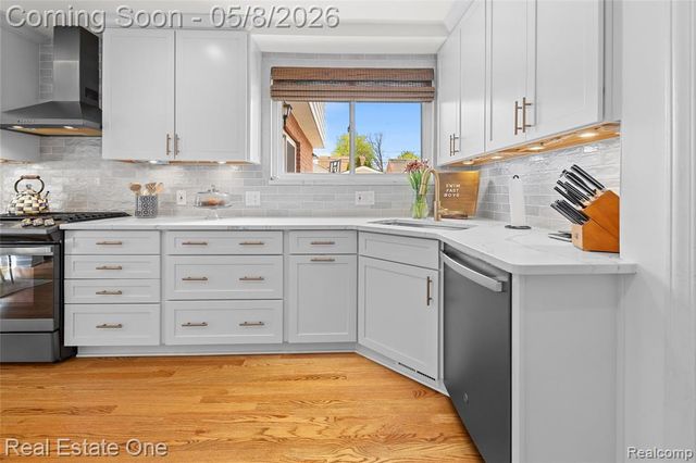 717 N Elizabeth Street, Dearborn, MI 48128