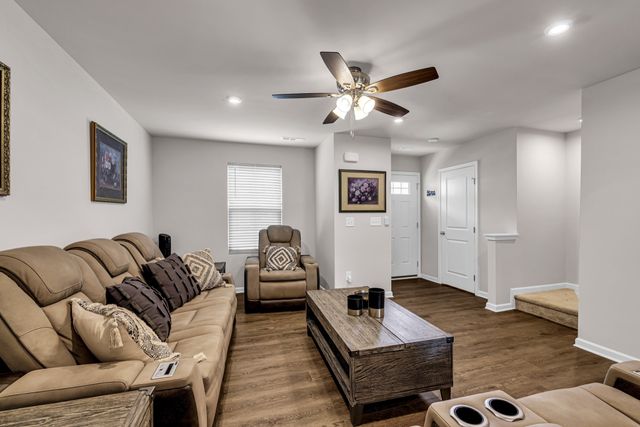 1518 Smoketree Rd, Antioch, TN 37013