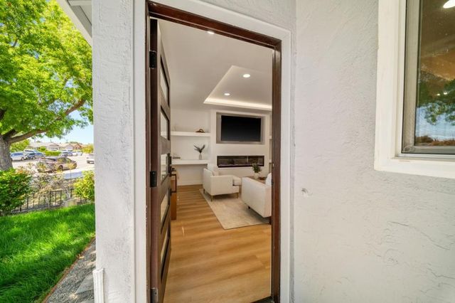 300 N Park Victoria Drive, Milpitas, CA 95035