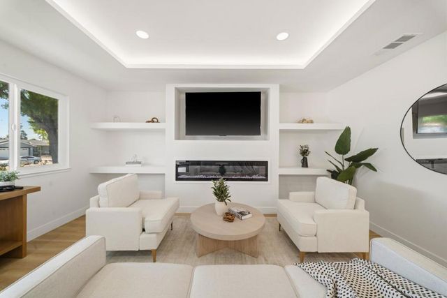 300 N Park Victoria Drive, Milpitas, CA 95035