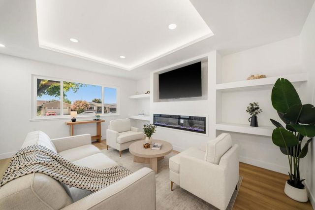300 N Park Victoria Drive, Milpitas, CA 95035