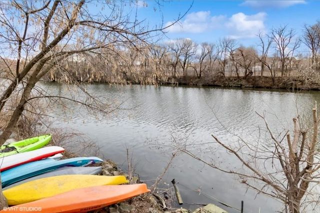 2222 W Diversey Avenue 407, Chicago, IL 60647