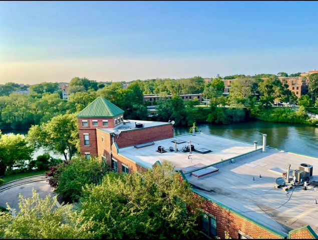 2222 W Diversey Avenue 407, Chicago, IL 60647