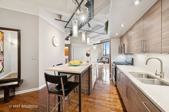 2222 W Diversey Avenue 407, Chicago, IL 60647