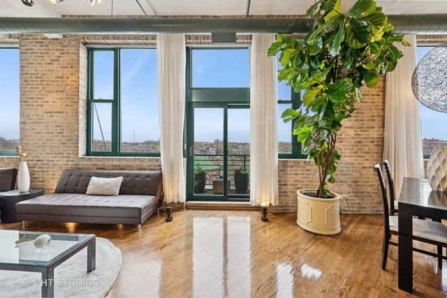 2222 W Diversey Avenue 407, Chicago, IL 60647