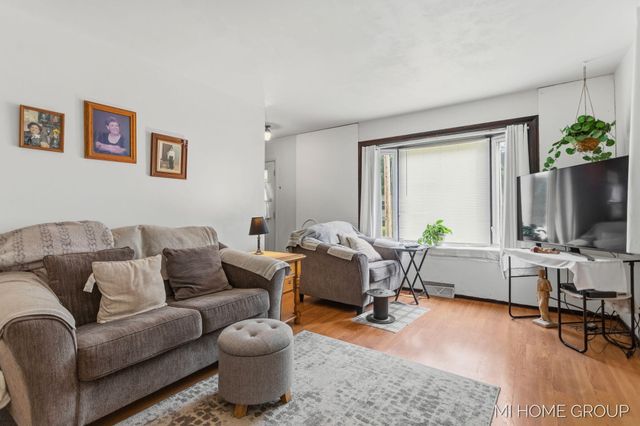 155 Burke Avenue, Holland Twp, MI 49424