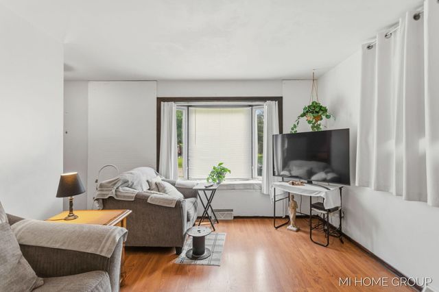 155 Burke Avenue, Holland Twp, MI 49424